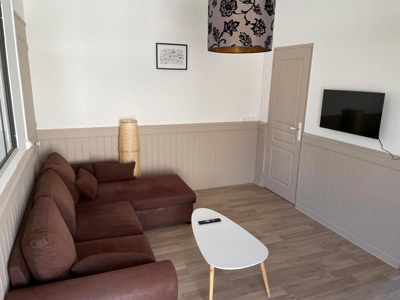 Location La Ferte, Calme Et Proximite Centre Ville Classe 3 Etoiles Lons-le-Saunier Eksteriør billede