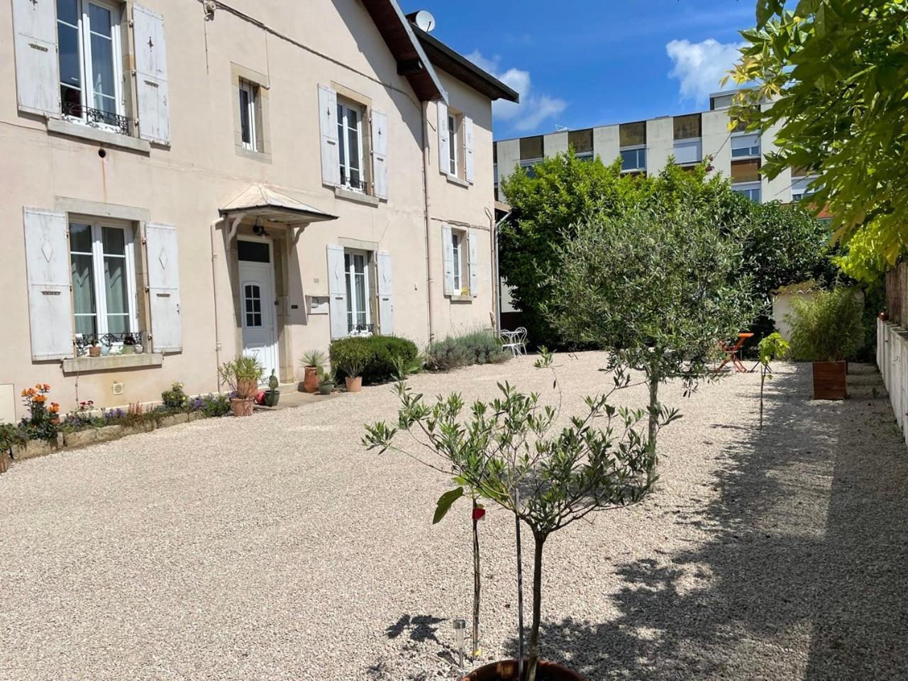 Location La Ferte, Calme Et Proximite Centre Ville Classe 3 Etoiles Lons-le-Saunier Eksteriør billede
