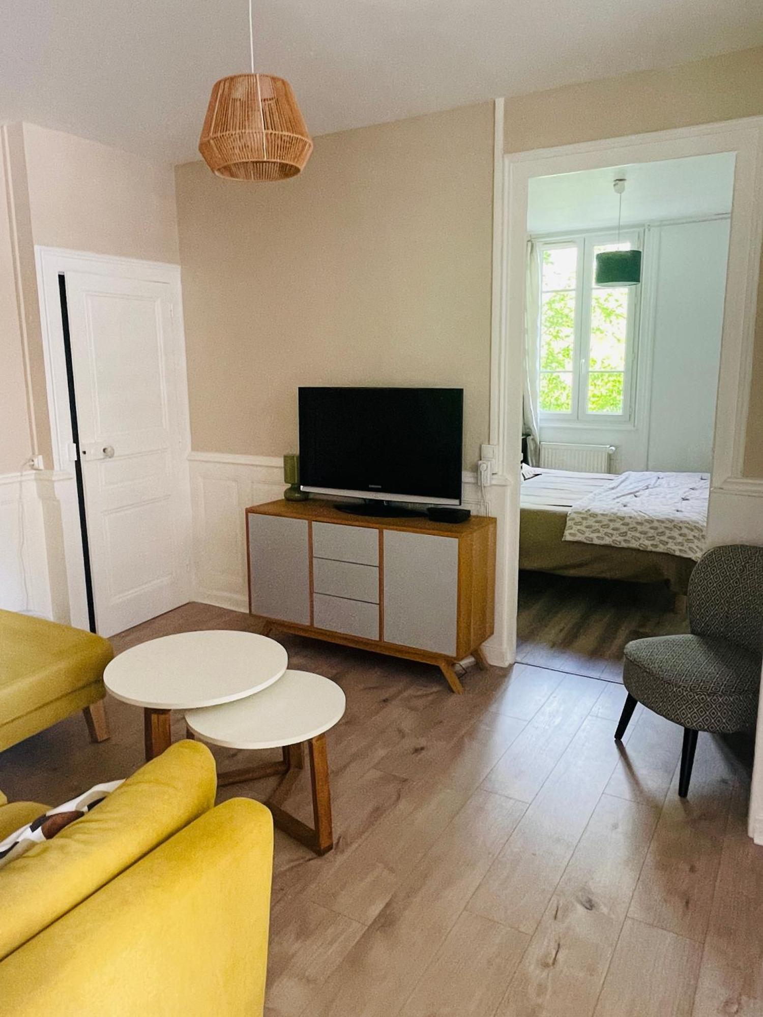 Location La Ferte, Calme Et Proximite Centre Ville Classe 3 Etoiles Lons-le-Saunier Eksteriør billede