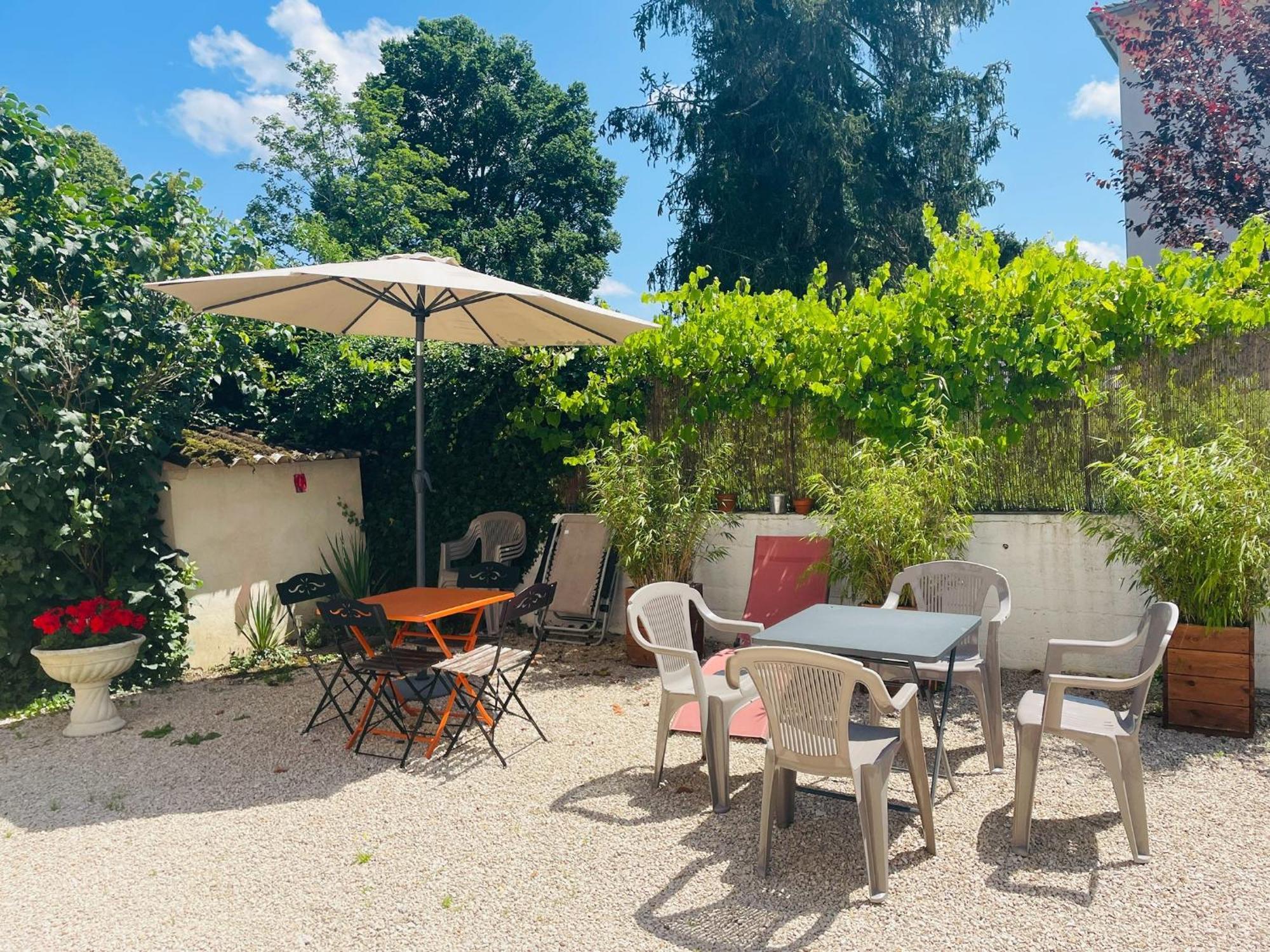 Location La Ferte, Calme Et Proximite Centre Ville Classe 3 Etoiles Lons-le-Saunier Eksteriør billede